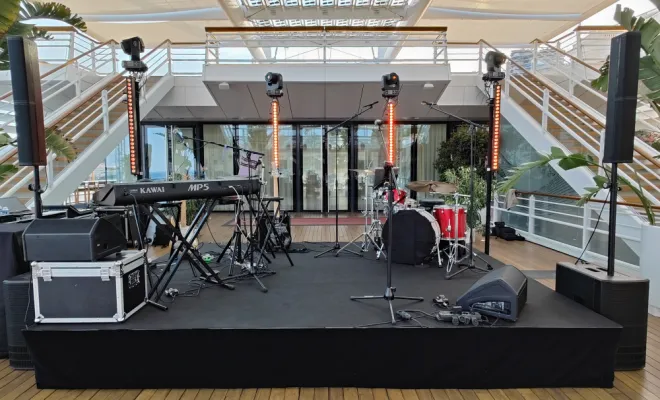 Installation du matériel audiovisuel, Cannes, Audio Media Light