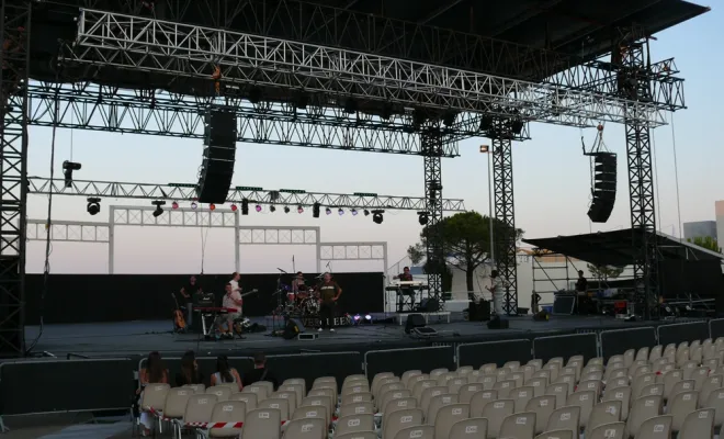 Installation du matériel audiovisuel, Cannes, Audio Media Light